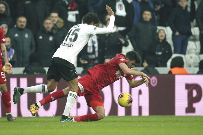 Beşiktaş - Sivasspor maçında büyük olay Fatih Aksoy ıslıklandı