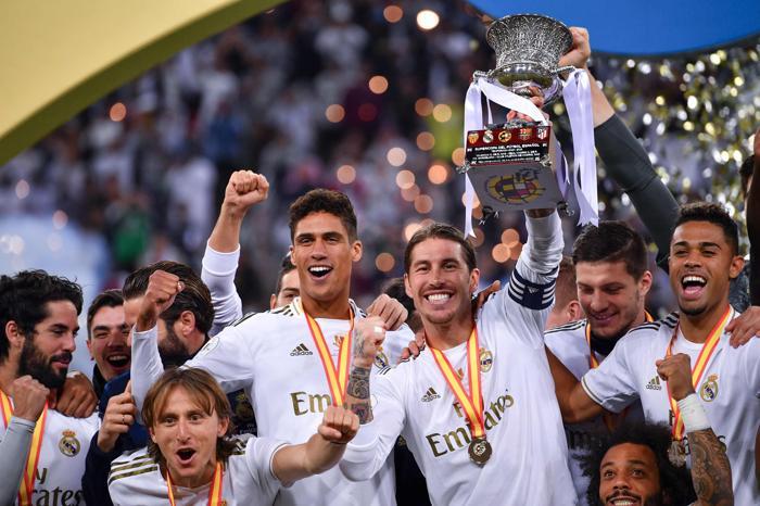Şampiyon Real Madrid kupasına kavuştu