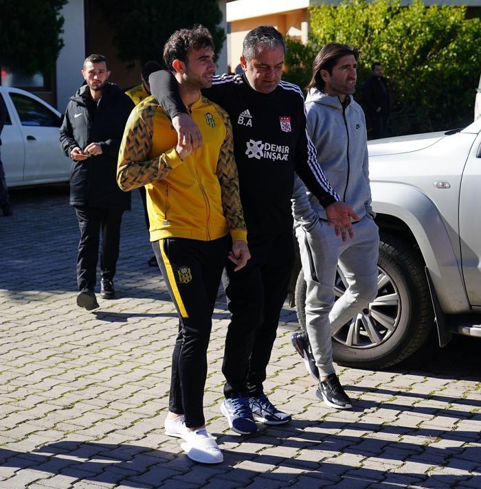 Futbolcular cuma namazında buluştu