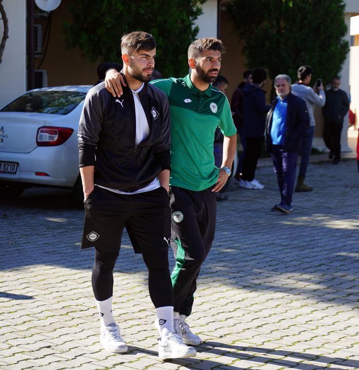 Futbolcular cuma namazında buluştu