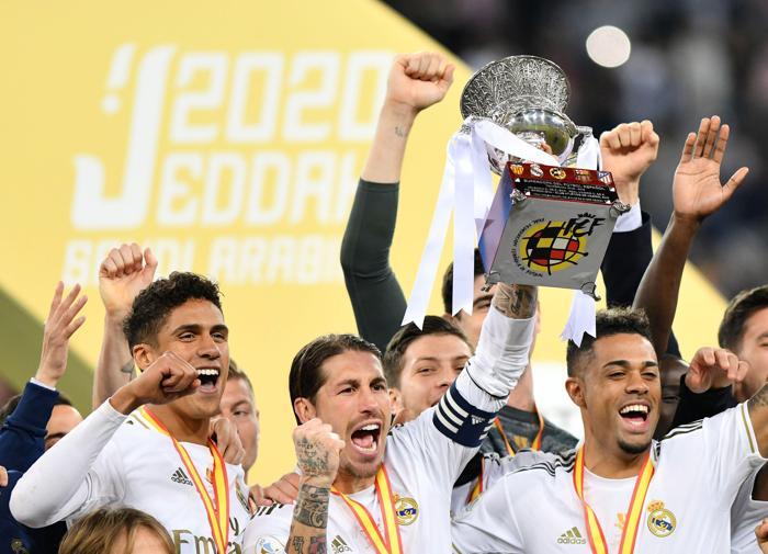 Şampiyon Real Madrid kupasına kavuştu