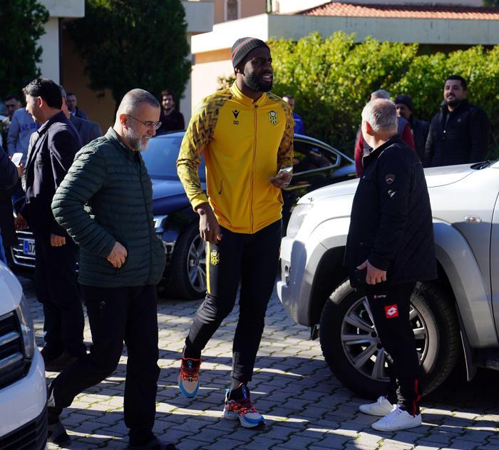Futbolcular cuma namazında buluştu