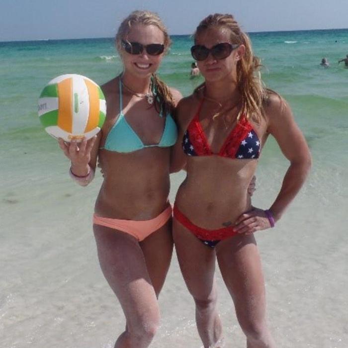 Amerikalı kick boksçu Andrea Lee takvim için soyundu