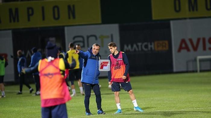 Fenerbahçe antrenmanından kareler...