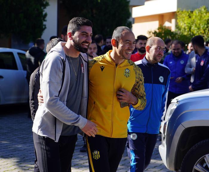 Futbolcular cuma namazında buluştu