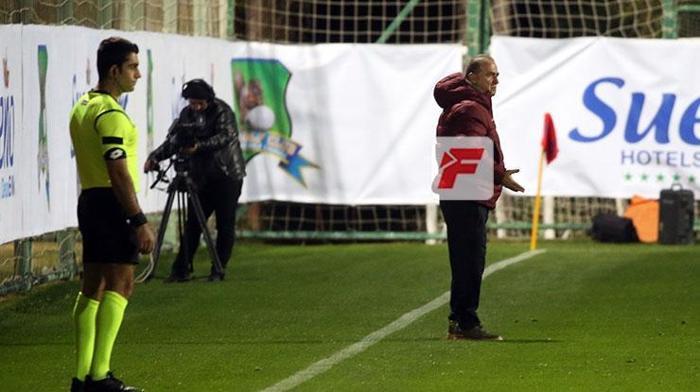 Fatih Terim çılgına döndü, sahaya girdi İşte o anlar...