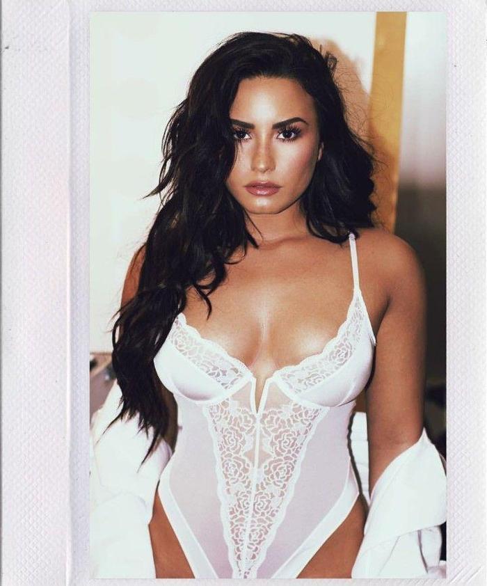 Neymar ve Demi Lovato aşk mı yaşıyor