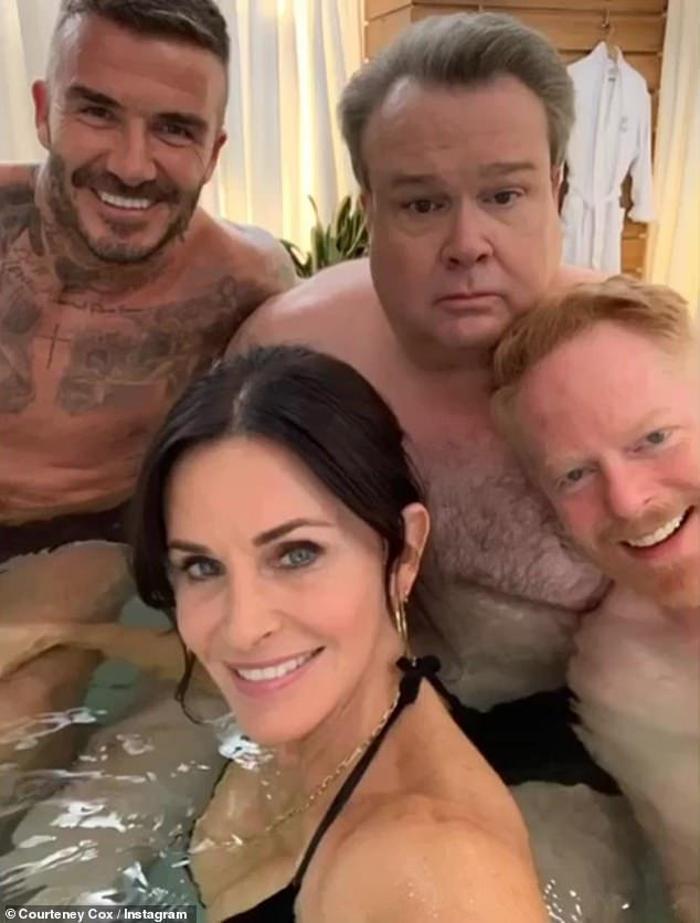David Beckham jakuzide: Ama yanında Victoria yok