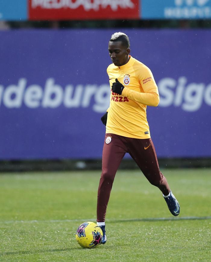 Galatasarayda yeni transfer Henry Onyekuru takımla çalıştı