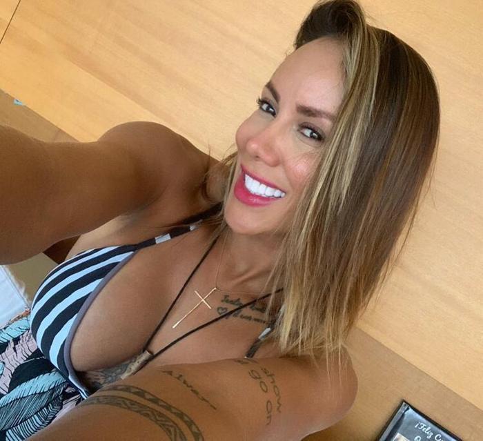 Transfer yuva yıktı Vidal ve fitness modeli sevgilisi Sonia Isaza...