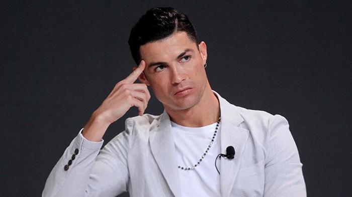 Cristiano Ronaldonun saati ve yüzüğü servet değerinde