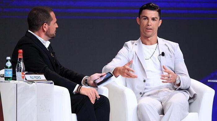 Cristiano Ronaldonun saati ve yüzüğü servet değerinde
