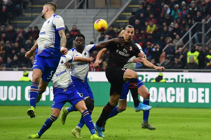 Zlatan Ibrahimovic yıllar sonra Milan formasıyla sahada