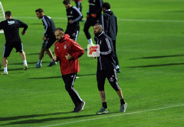 SON DAKİKA Beşiktaşa Dorukhan Toköz ve Douglas müjdesi