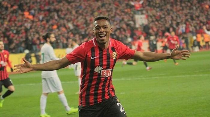 Galatasarayda son dakika transfer zirvesi Fatih Terim istedi operasyon başladı