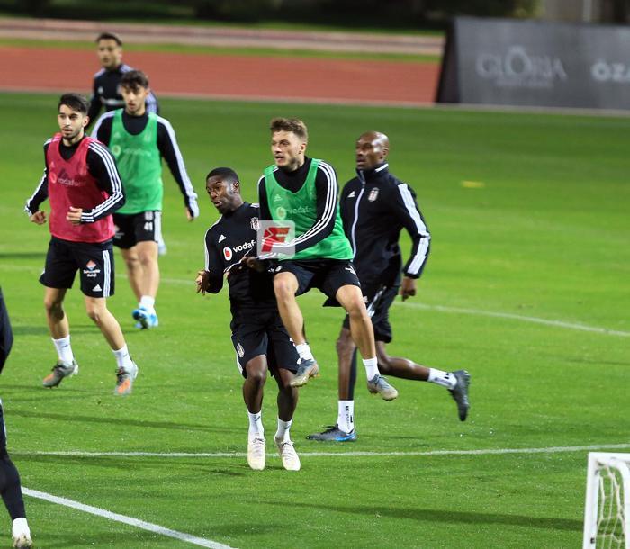 SON DAKİKA Beşiktaşa Dorukhan Toköz ve Douglas müjdesi