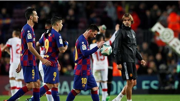 Barcelona ile Real Madrid kafa kafaya yarışıyor