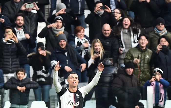 Cristiano Ronaldo golleri Merih Demiralla kutladı