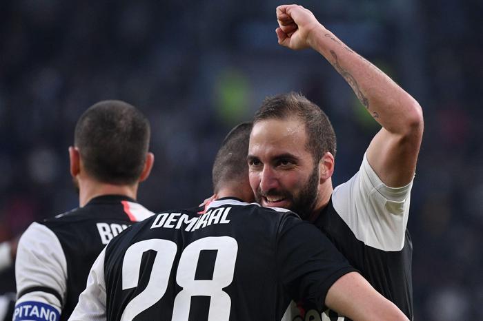Cristiano Ronaldo golleri Merih Demiralla kutladı