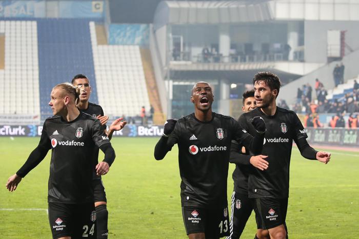 Beşiktaşlı futbolculardan büyük sevinç
