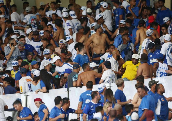 Cruzeiro küme düştü, ortalık savaş alanına döndü