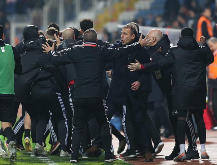 Beşiktaşlı futbolculardan büyük sevinç