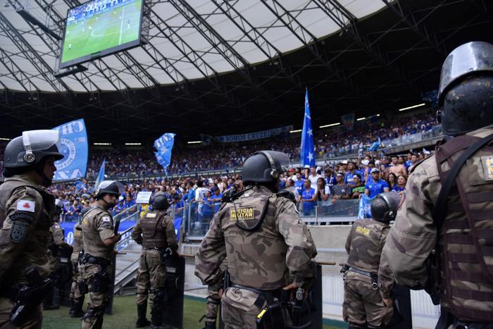 Cruzeiro küme düştü, ortalık savaş alanına döndü