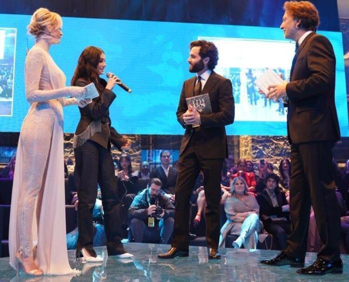 Elle Style Awards ödül töreninde şıklık yarışı