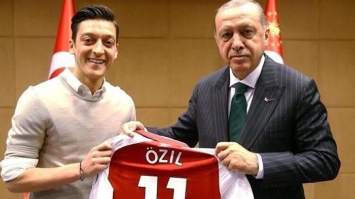 Almanyadan Mesut Özil ve İlkay Gündoğan itirafı
