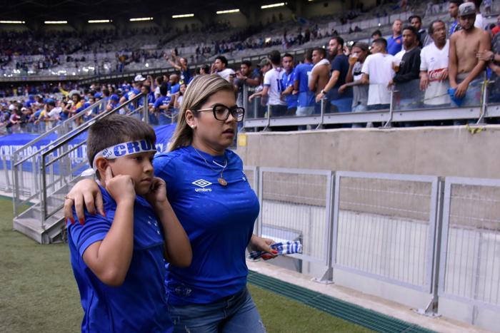 Cruzeiro küme düştü, ortalık savaş alanına döndü