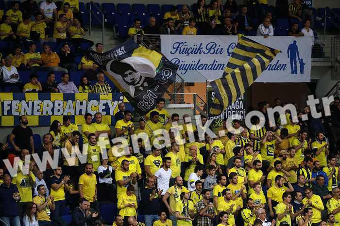 Fenerbahçeden Obradovice 200. maça özel plaket