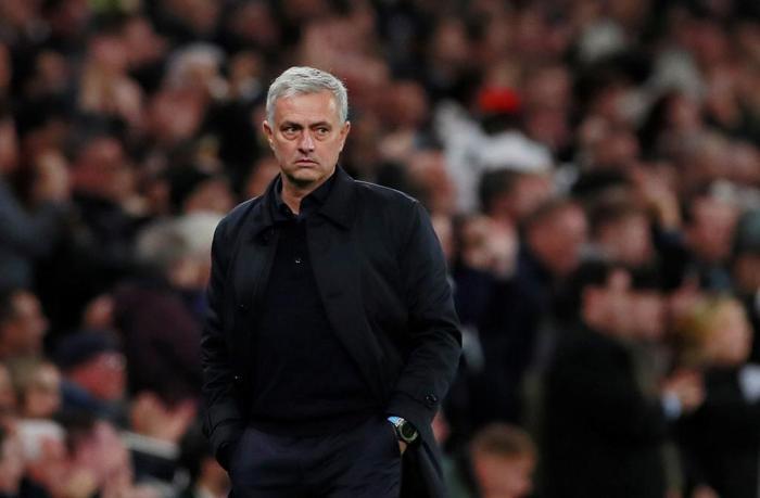 Jose Mourinhodan top toplayıcı çocuğa övgü