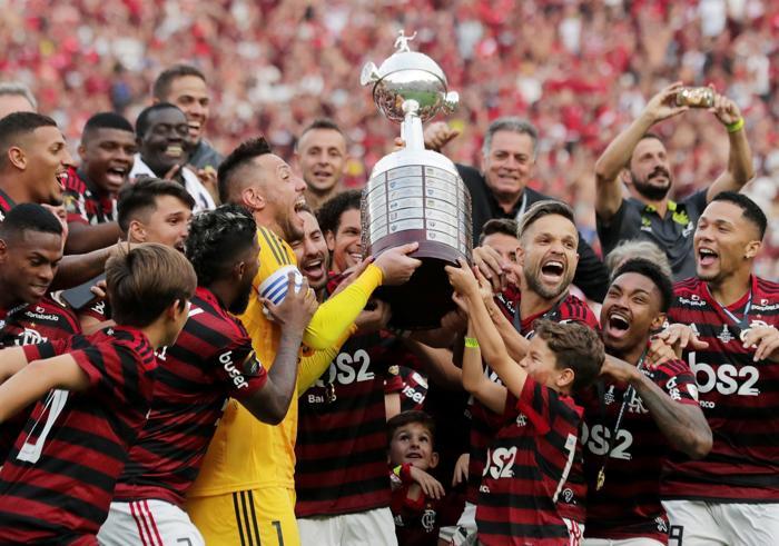 Flamengo taraftarı ile polis arasında çatışma
