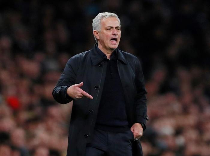 Jose Mourinhodan top toplayıcı çocuğa övgü