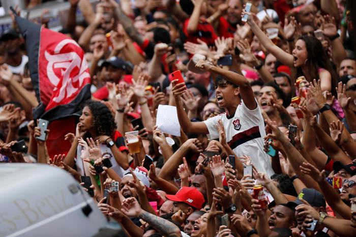 Flamengo taraftarı ile polis arasında çatışma