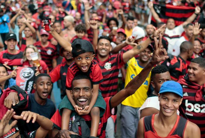 Flamengo taraftarı ile polis arasında çatışma