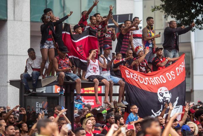 Flamengo taraftarı ile polis arasında çatışma