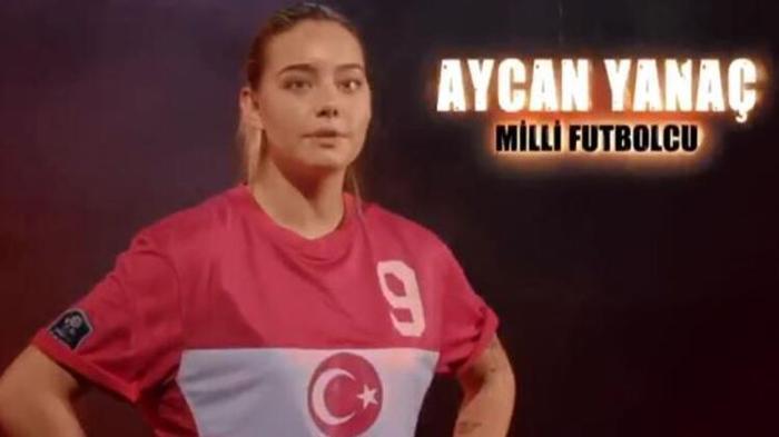 Survivor yarışmacısı Türk futbolcu Aycan Yanaç güzelliğiyle büyülüyor