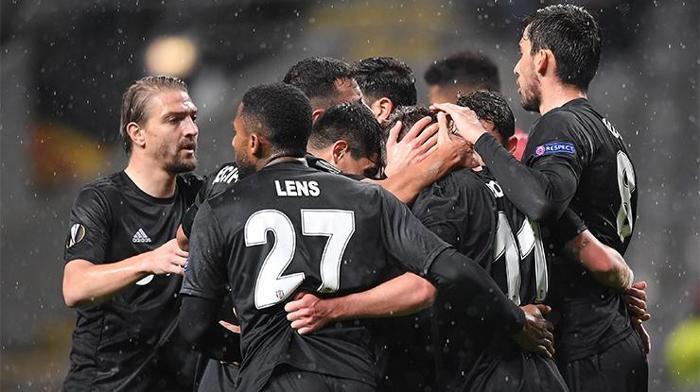 Beşiktaşta ayrılık operasyonu 2 sürpriz futbolcu...