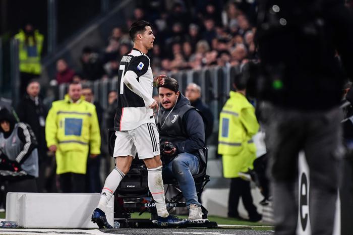Maurizio Sarri Cristiano Ronaldoyu oyundan aldı Yıldız oyuncu sinirlendi