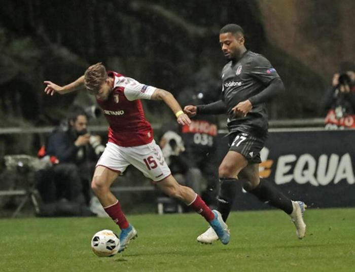 Beşiktaşta ayrılık operasyonu 2 sürpriz futbolcu...