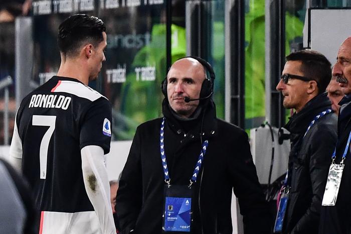 Maurizio Sarri Cristiano Ronaldoyu oyundan aldı Yıldız oyuncu sinirlendi