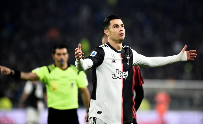 Maurizio Sarri Cristiano Ronaldoyu oyundan aldı Yıldız oyuncu sinirlendi