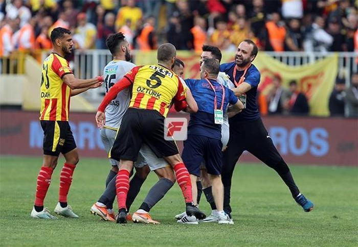 Son dakika | Göztepe - Yeni Malatyaspor maçı sonrası saha karıştı