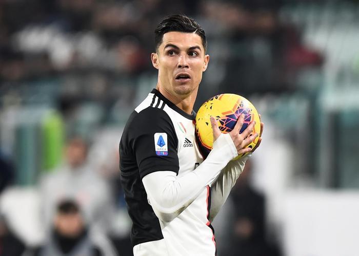 Maurizio Sarri Cristiano Ronaldoyu oyundan aldı Yıldız oyuncu sinirlendi