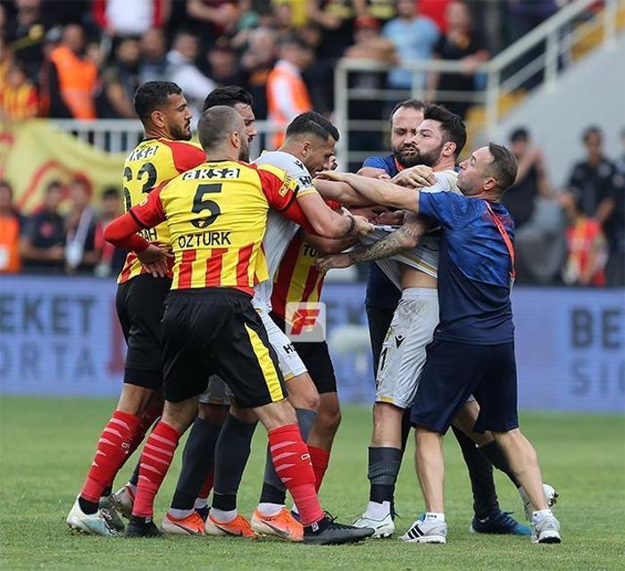 Son dakika | Göztepe - Yeni Malatyaspor maçı sonrası saha karıştı