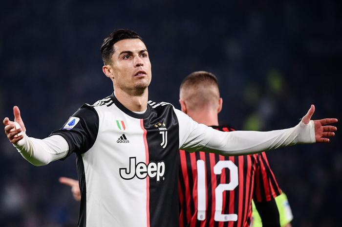 Maurizio Sarri Cristiano Ronaldoyu oyundan aldı Yıldız oyuncu sinirlendi