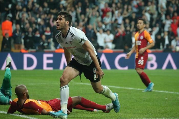 Umut Nayirin sıra dışı hikayesi Hukuk bilgisi hayatını değiştirdi