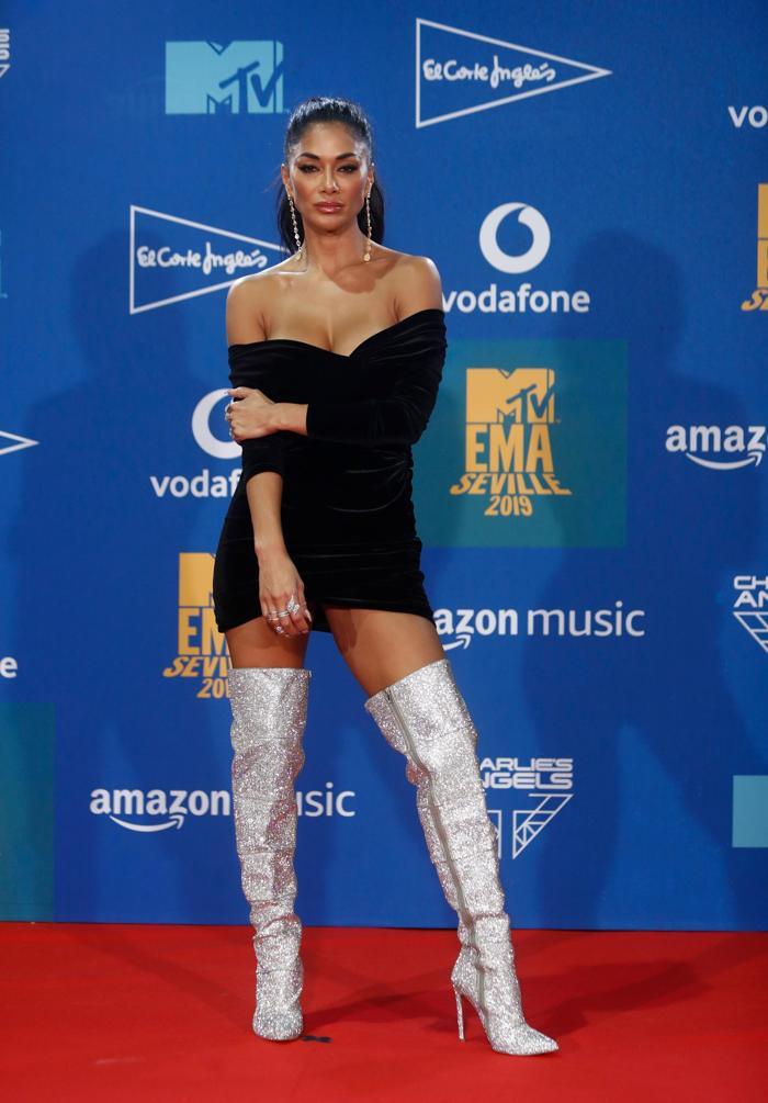 MTV EMA Ödül gecesi kıyafetleri dikkat çekti