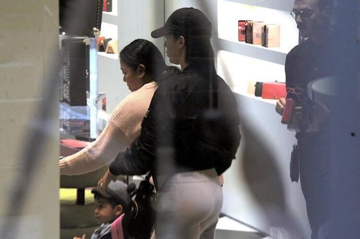 Ronaldonun sevgilisi Georgina Rodriguezin alışverişi olay oldu